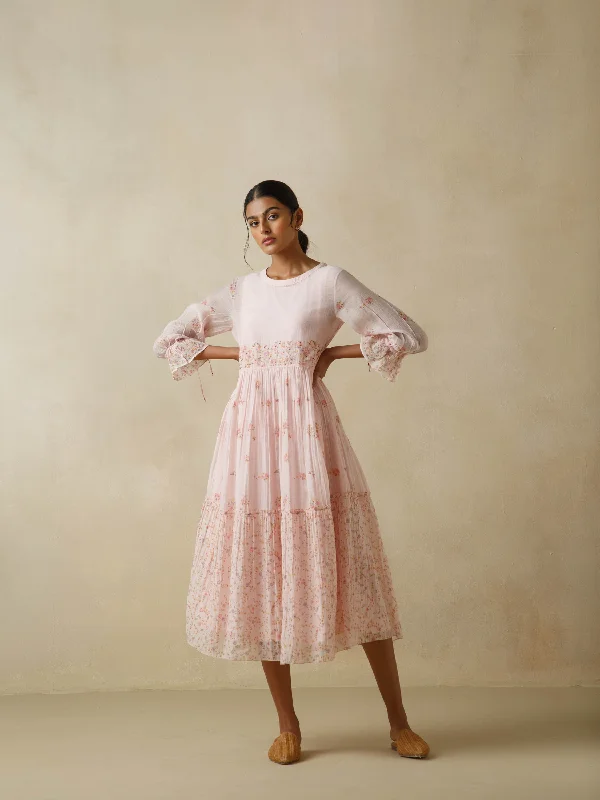 Midi dresses with tassel accents for a bohemian and free - spirited style Rosefinch Tier Dress Midi dresses with tassel accents for a bohemian and free - spirited style Rosefinch Tier Dress