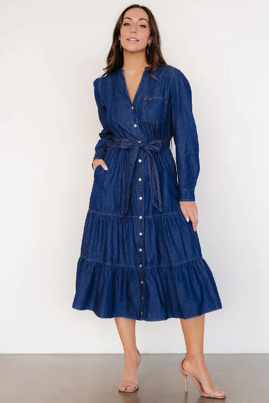 Midi dresses with side slits for a sexy and elegant appearance Misty Midi Dress | Denim Blue Midi dresses with side slits for a sexy and elegant appearance Misty Midi Dress | Denim Blue