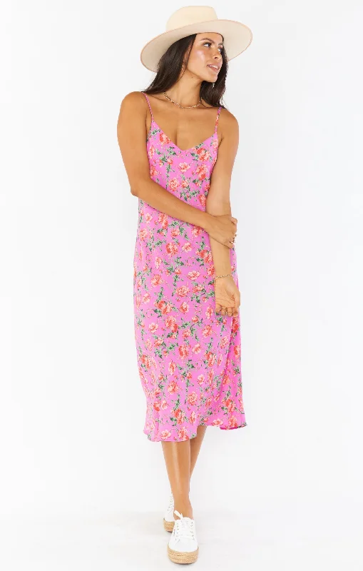 Wrap - style midi dresses in silk for a sophisticated office look Zio Dress ~ Chantelle's Floral Wrap - style midi dresses in silk for a sophisticated office look Zio Dress ~ Chantelle's Floral