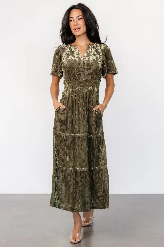 Midi dresses with ruffled sleeves for a more feminine and voluminous look Bronwyn Velvet Dress | Olive Midi dresses with ruffled sleeves for a more feminine and voluminous look Bronwyn Velvet Dress | Olive