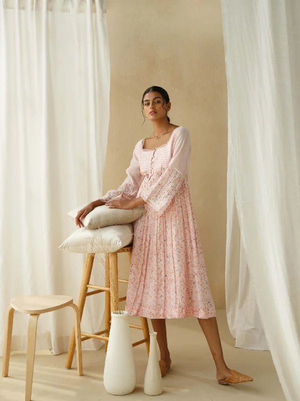 Midi dresses with keyhole backs for a flirty and unexpected detail Wellspring Pleat Midi Dress Midi dresses with keyhole backs for a flirty and unexpected detail Wellspring Pleat Midi Dress
