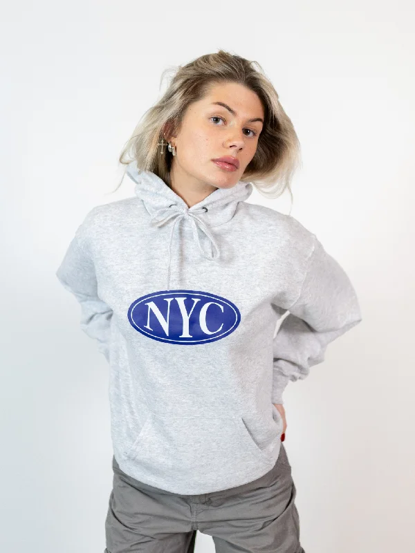Women's zip - front sweatshirt with contrast stitching for a sporty aestheticNYC HOODIE - GRÅ Women's zip - front sweatshirt with contrast stitching for a sporty aestheticNYC HOODIE - GRÅ