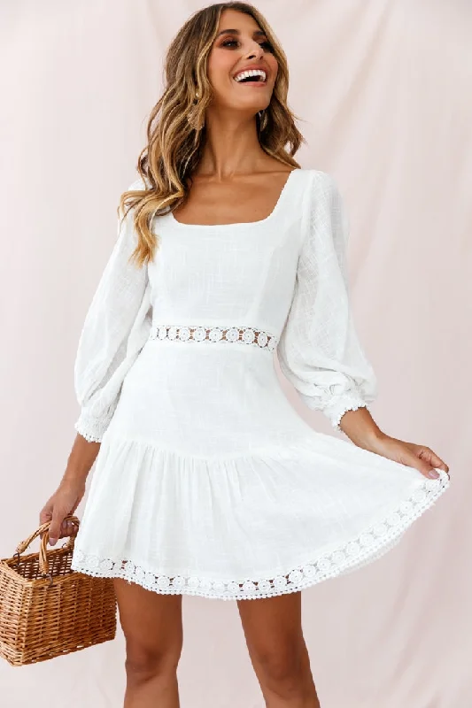 Halter Neck Women Dress to Show Off the Shoulders and NecklineSweetheart Corset-Back Lantern Sleeve Dress White Halter Neck Women Dress to Show Off the Shoulders and NecklineSweetheart Corset-Back Lantern Sleeve Dress White