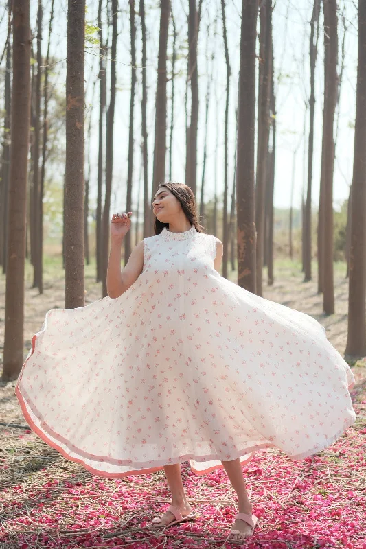 Empire Waist Women Dress to Accentuate the Bust and Conceal the Waist Empire Waist Women Dress to Accentuate the Bust and Conceal the Waist ROSE PINK SUMMER DRESS Empire Waist Women Dress to Accentuate the Bust and Conceal the Waist Empire Waist Women Dress to Accentuate the Bust and Conceal the Waist ROSE PINK SUMMER DRESS