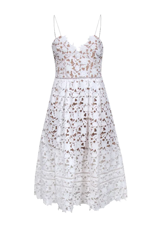 Printed Abstract Women Dress for a Modern and Artistic Appeal Printed Abstract Women Dress for a Modern and Artistic Appeal Self-Portrait - White Eyelet Lace Sleeveless Dress Sz 8 Printed Abstract Women Dress for a Modern and Artistic Appeal Printed Abstract Women Dress for a Modern and Artistic Appeal Self-Portrait - White Eyelet Lace Sleeveless Dress Sz 8
