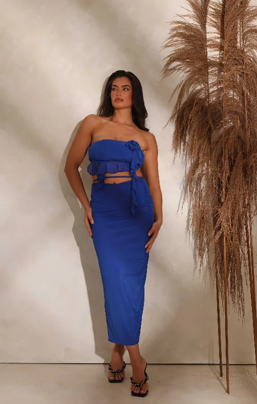 Midi dresses with pleated bodices for a classic and tailored lookElectric Blue Rose Cut Out Frill Midi Dress - Reine Midi dresses with pleated bodices for a classic and tailored lookElectric Blue Rose Cut Out Frill Midi Dress - Reine