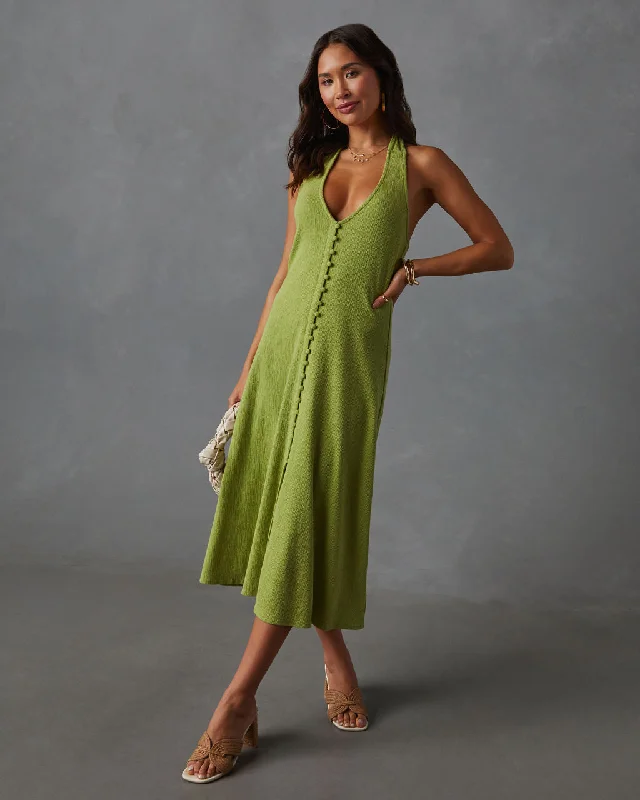 Midi dresses with denim fabric for a casual yet stylish day outVivienne Halter Button Down Midi Dress Midi dresses with denim fabric for a casual yet stylish day outVivienne Halter Button Down Midi Dress