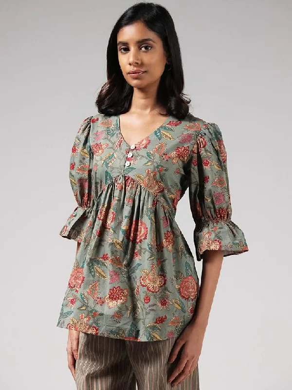 Women's linen summer pants High - rise flare women jeans for a 70s - inspired look Bombay Paisley Green Floral Printed Cotton Top Women's linen summer pants High - rise flare women jeans for a 70s - inspired look Bombay Paisley Green Floral Printed Cotton Top