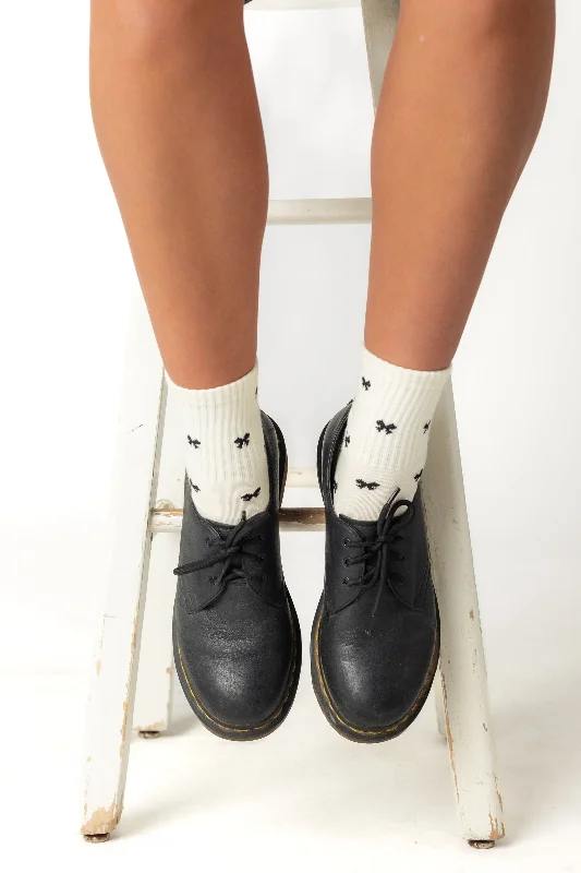 women tights for a beach - side evening with a long dressCove Petite Bow Socks