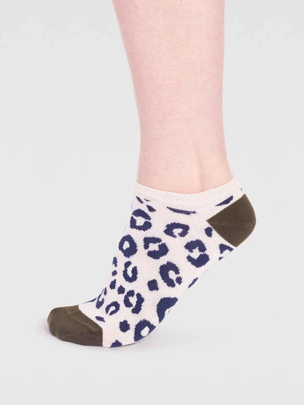 Women's anti - itch merino wool ankle socksReese Bamboo Leopard Print Trainer Socks - Cream Women's anti - itch merino wool ankle socksReese Bamboo Leopard Print Trainer Socks - Cream