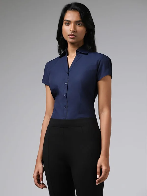 Women's pants with stretch panels Light - wash women jeans for a fresh and summery appearance Wardrobe Solid Ink Blue Shirt Women's pants with stretch panels Light - wash women jeans for a fresh and summery appearance Wardrobe Solid Ink Blue Shirt