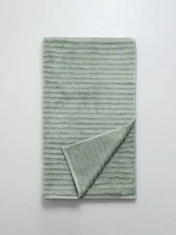Women's pants with stretch panels Light - wash women jeans for a fresh and summery appearance Westside Home Sage Green Self-Striped Bath Towel Women's pants with stretch panels Light - wash women jeans for a fresh and summery appearance Westside Home Sage Green Self-Striped Bath Towel