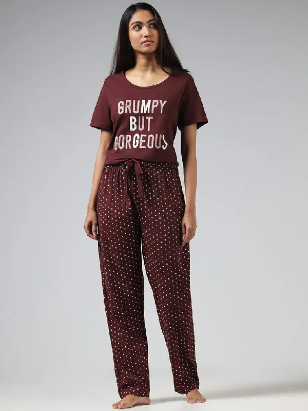 Women's checked casual pants Skinny women jeans with a form - fitting design Wunderlove Brown Typographic Printed Pyjamas Set In A Bag Women's checked casual pants Skinny women jeans with a form - fitting design Wunderlove Brown Typographic Printed Pyjamas Set In A Bag