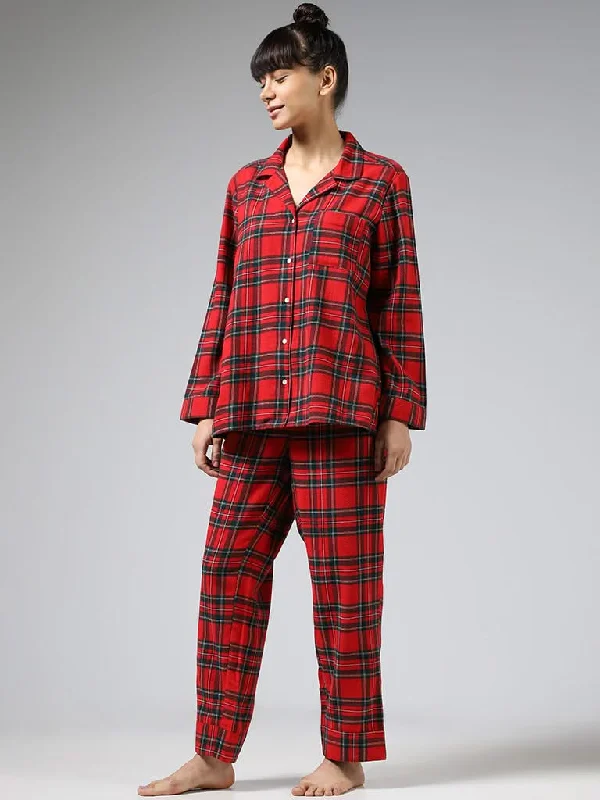 Women's junior - sized denim pants Distressed women jeans for a trendy and edgy look Wunderlove Red Plaid Checked Cotton Shirt and Pyjama Set Women's junior - sized denim pants Distressed women jeans for a trendy and edgy look Wunderlove Red Plaid Checked Cotton Shirt and Pyjama Set