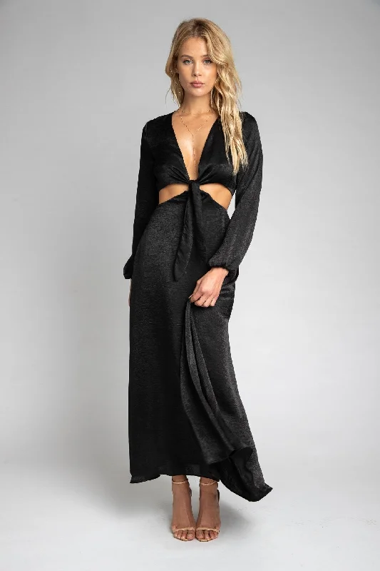 Maxi dresses with a gathered skirt for a voluminous and dramatic effectNoelle Maxi in Black Maxi dresses with a gathered skirt for a voluminous and dramatic effectNoelle Maxi in Black