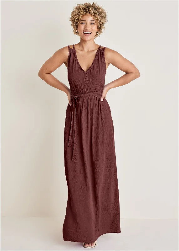 Ruffled maxi dresses with a tiered skirt for added volumeBraided Detail Maxi Dress - Auburn Ruffled maxi dresses with a tiered skirt for added volumeBraided Detail Maxi Dress - Auburn