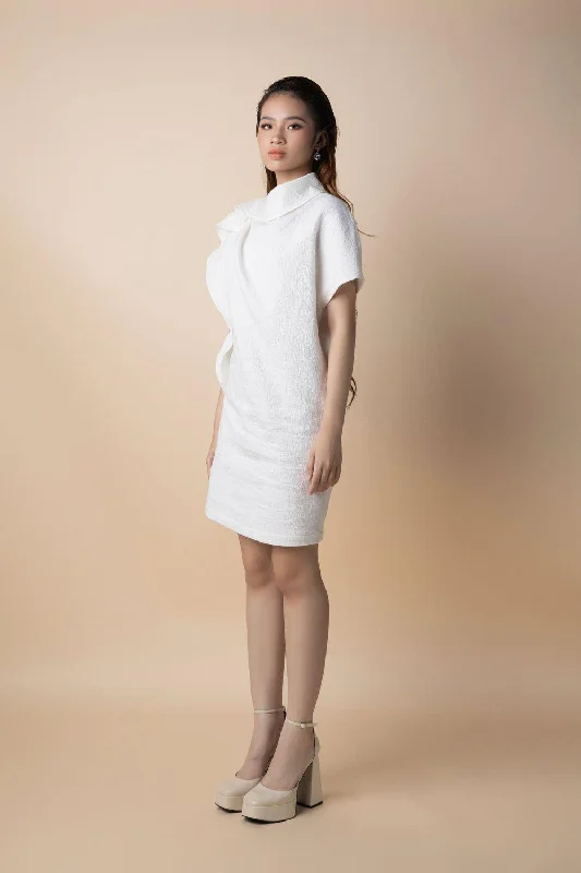 Satin mini dresses for a luxurious feelReina Straight Asymmetric Sleeved Brocade Mini Dress Satin mini dresses for a luxurious feelReina Straight Asymmetric Sleeved Brocade Mini Dress
