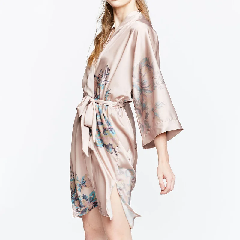 women robes for a comfortable night's sleepFura Short Kimono Robe