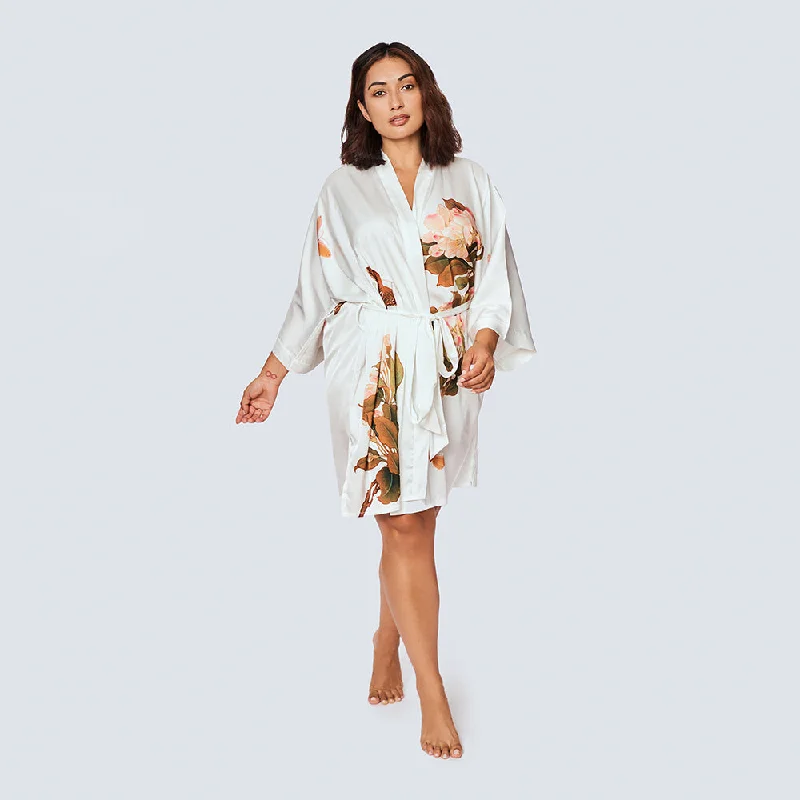 women robes made of luxurious silkPeony & Butterfly Short Kimono Robe (Plus Size)